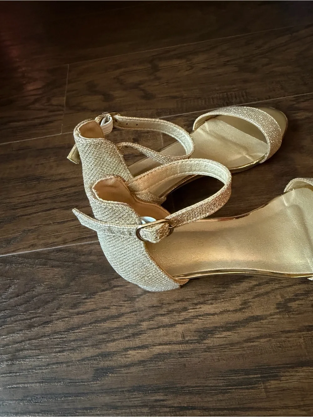 Heel sandals for girls